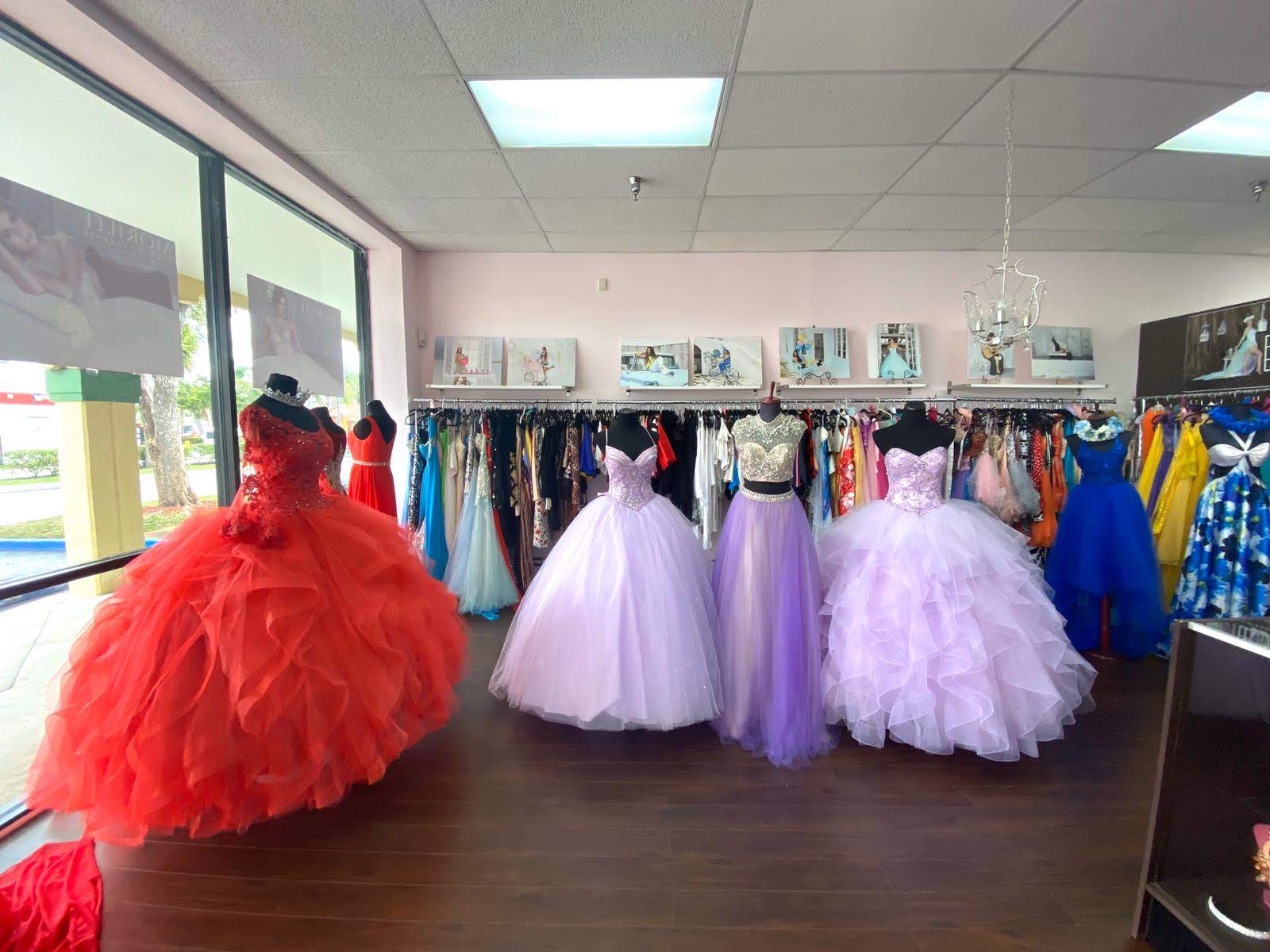 Pick the best dresses for your quinceanera photoshoot