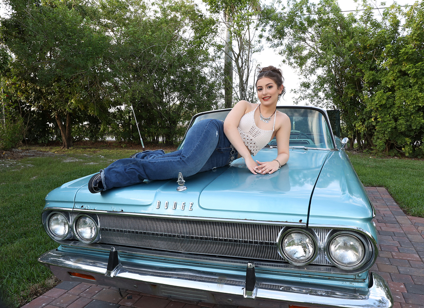 Villa Toscana Vintage Car 2